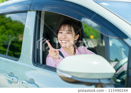 一個女人在開車 一個女人在開車 一個女人在開車 一個女人在開車 一個女人在開車 一個女人在開車 115490244