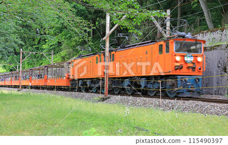黑部峽谷鐵道 開往欅平方向的無軌電車 115490397