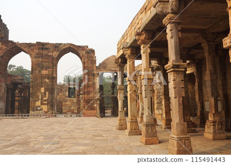 Qutub Minar ruins, Delhi, India 115491443
