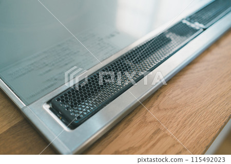 Exhaust vent for built-in induction cooking heater 115492023