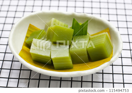 Steamed pandan layer cake. Thai Desserts. Steamed pandan layer cake. Thai Desserts. 115494753