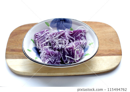 Steam purple sweet potato cake. Thai Desserts. Steam purple sweet potato cake. Thai Desserts. 115494762