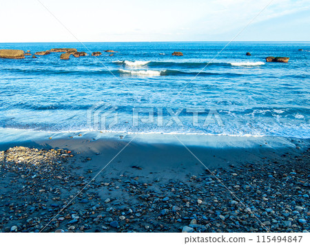 A refreshing view of the shoreline in the evening A refreshing view of the shoreline in the evening 115494847