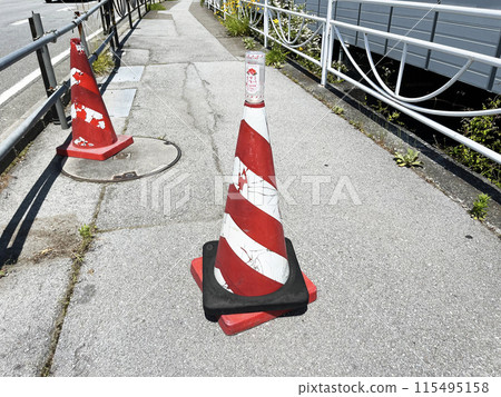 road signs and construction mirror sign, reflector road signs and construction mirror sign, reflector 115495158