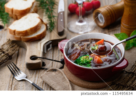 Beef stew Western food 115495634