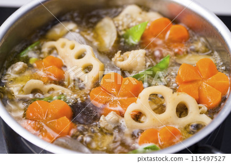 Chikuzenni stewed in a pot 115497527