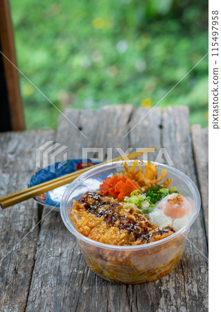 stir-fried yakisoba noodle with Fried Chicken 115497958