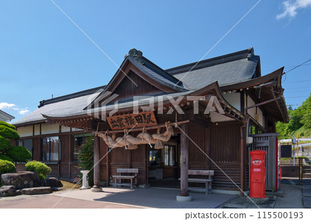 Izumo Yokota Station (Shimane Prefecture) - Station building in the style of a shrine Izumo Yokota Station (Shimane Prefecture) - Station building in the style of a shrine 115500193