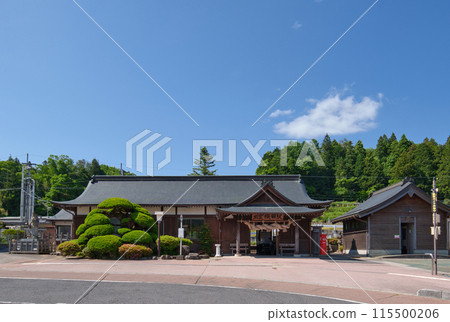 Izumo Yokota Station (Shimane Prefecture) - Station building in the style of a shrine 115500206