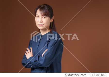 女性肖像 115501889