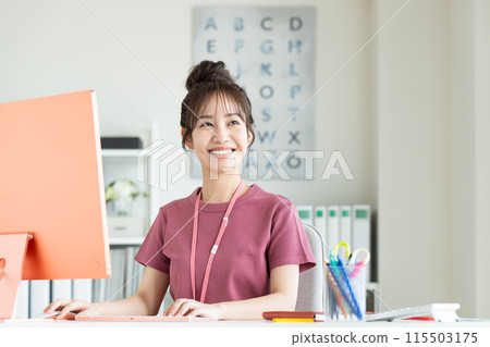 Young woman working at home 115503175