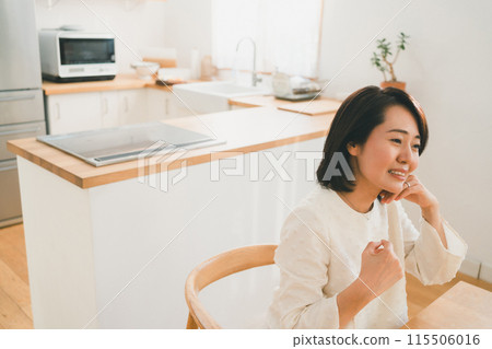 female, females, lady 115506016