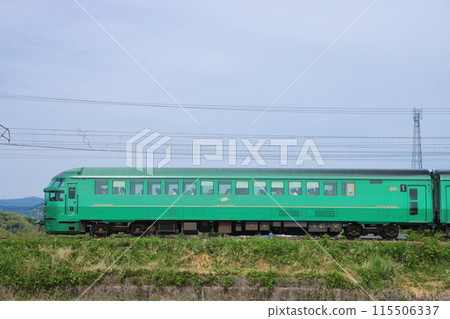 晴天在鹿兒島本線行駛的木葉72系柴油列車_特急「由布院之森II號」_2024年5月20日拍攝 晴天在鹿兒島本線行駛的木葉72系柴油列車_特急「由布院之森II號」_2024年5月20日拍攝 115506337