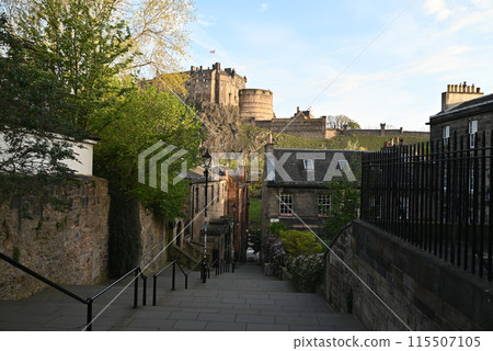 [UK, Scotland] View of Edinburgh cityscape from the Venelle 115507105