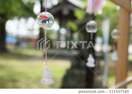 神社裡的彩色風鈴 神社裡的彩色風鈴 115507580