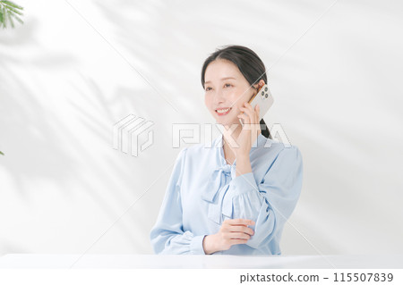 一個女人打個電話 115507839