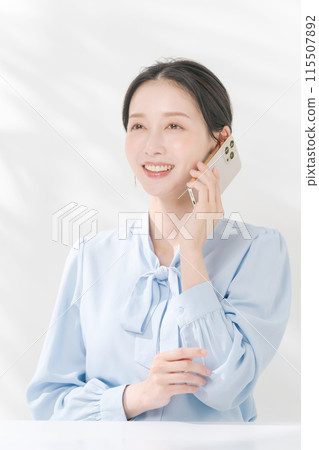 一個女人打個電話 一個女人打個電話 115507892