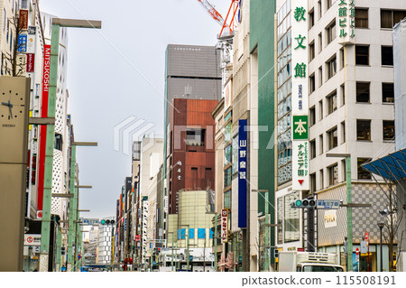 東京都中央區銀座中央大街市中心區（銀座四丁目十字路口） 115508191