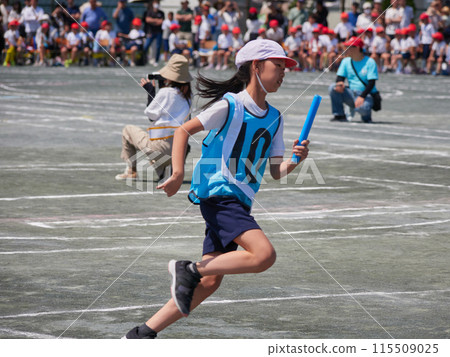 小學運動會學生接力跑 115509025