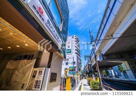 日本六月的東京城市景觀。東急電鐵駒澤大學站西口等景觀 115509811