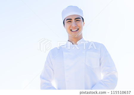 在面向未來的食品工廠工作的年輕人 在面向未來的食品工廠工作的年輕人 115510637