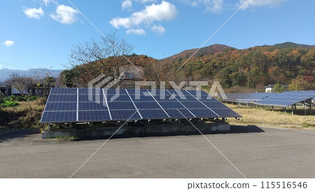 秋季太陽能電池板 秋季太陽能電池板 115516546