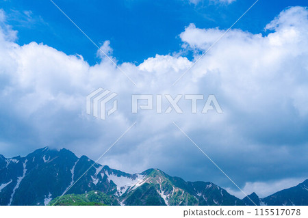 [山素材]從琴宮山看到的雲海和白馬三山【長野縣】 115517078