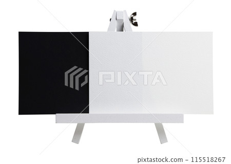 White and black paper_easel 115518267