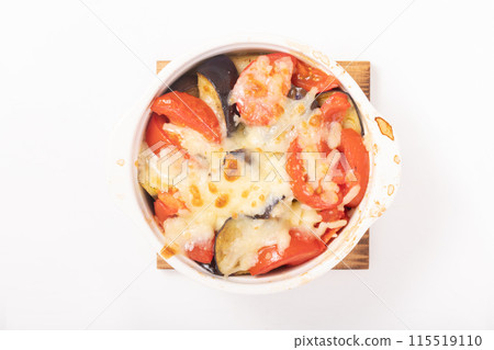 烤茄子和番茄配起司 115519110