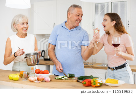 Happy family in the kitchen 115519623
