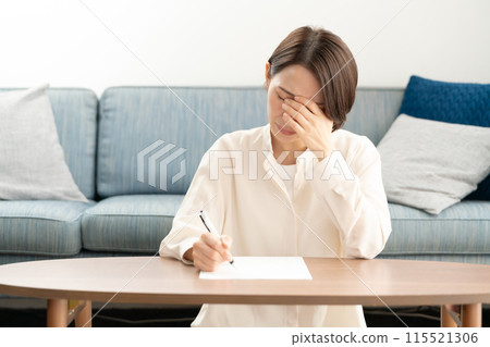 Women writing sentences 115521306