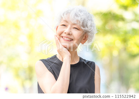 高級女性肖像 115522942