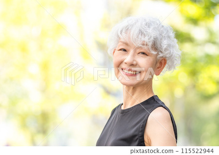 Senior woman portrait 115522944