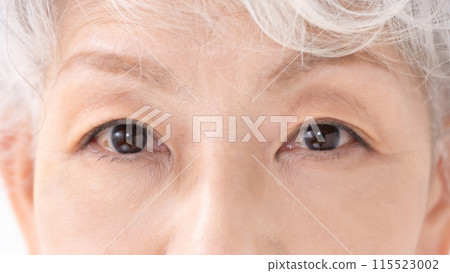 女高級眼部特寫 115523002