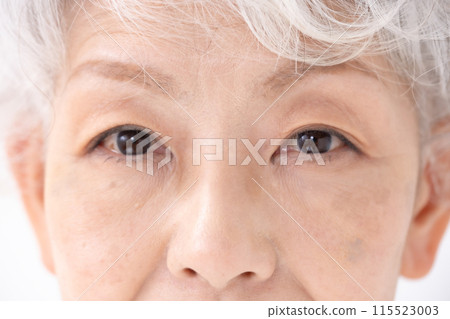 女高級眼部特寫 115523003