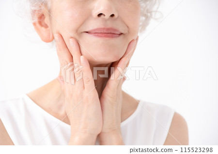 Female senior cheek mouth 115523298