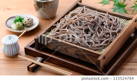 Zaru soba (condiments: chopped green onion, quail eggs, wasabi) 115524784