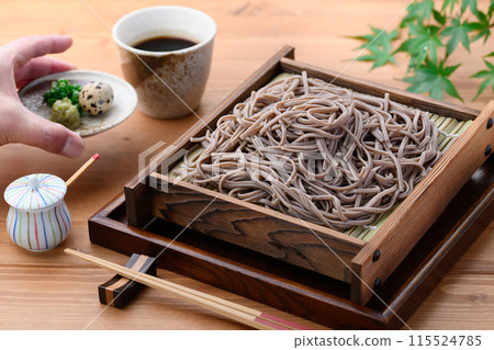 Zaru soba (condiments: chopped green onion, quail eggs, wasabi) 115524785