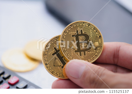 close up golden bitcoin 115525137