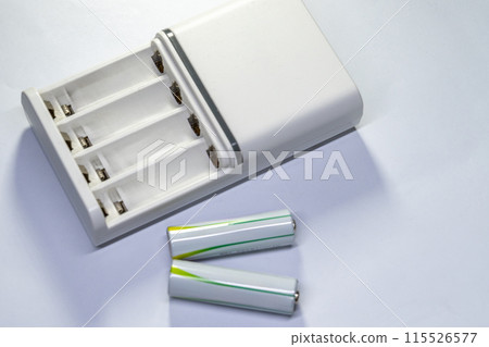 AA 充電電池和充電器 AA 充電電池和充電器 115526577