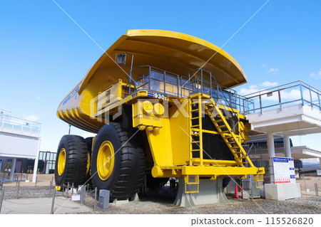 Komatsunomori's exhibition vehicle: Dump truck 930E 115526820