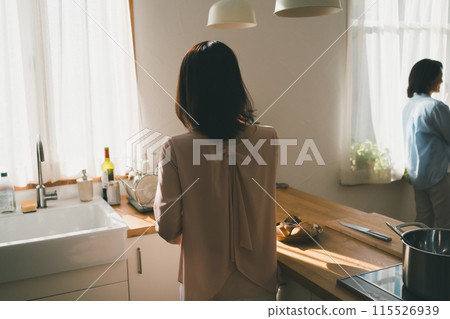 廚房 女生 女孩 115526939