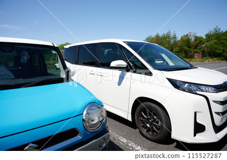 停車場 公園 家庭車 115527287