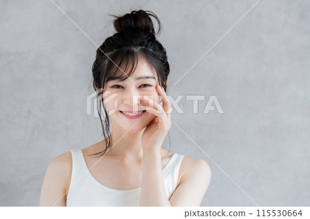 年輕女性的美麗 年輕女性的美麗 115530664