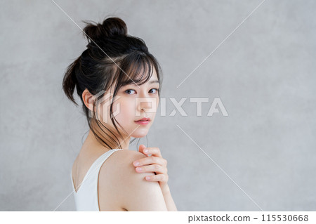 年輕女性的美麗 年輕女性的美麗 115530668
