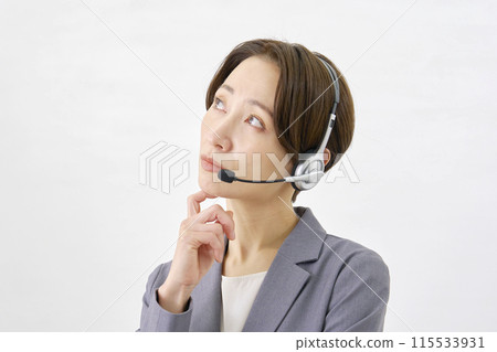 思考運算子白色背景 115533931