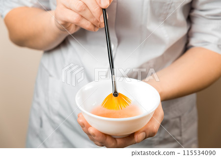 Beautician wet brush 115534090