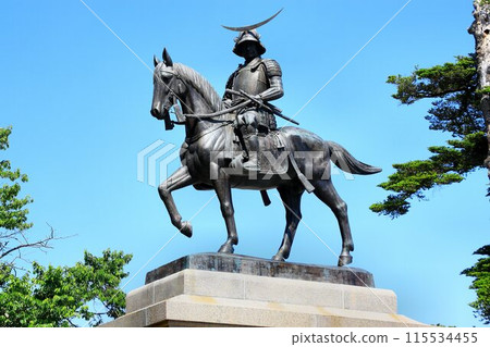 Watching over the city of trees, Sendai, from Aoba Castle... "Statue of Date Masamune on Horseback" 115534455