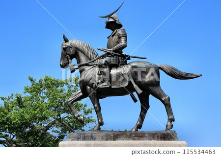 Watching over the city of trees, Sendai, from Aoba Castle... "Statue of Date Masamune on Horseback" 115534463