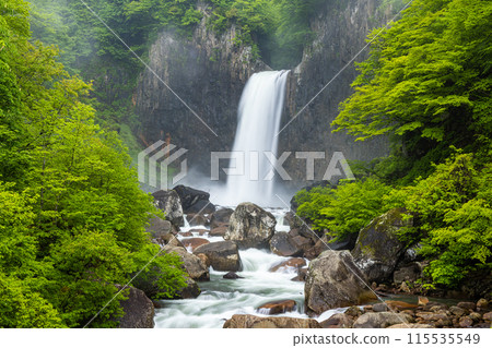 [Niigata Prefecture_Myoko City_Naena Falls] Naena Falls where you can enjoy the beauty of the valley throughout the four seasons 115535549